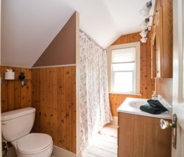 For Lease - 5853 Mcleod Road, Niagara Falls, Ontario - Photo 1