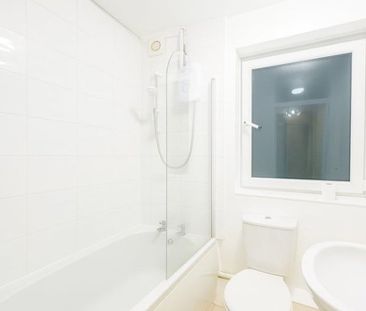 Room in a Shared Flat, Amelia House, W6 - Photo 2