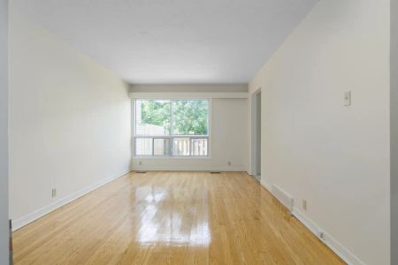 Parkwood Hills Residences — 2 Bedroom - Townhome - Photo 3