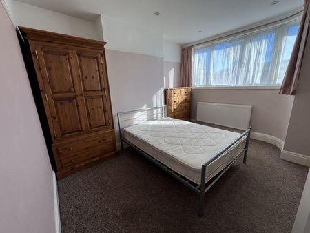 3 bedroom property to rent - Photo 3