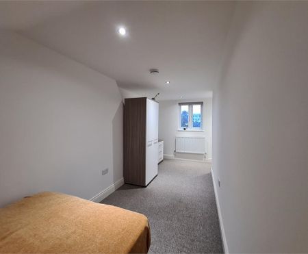 Room 8, 35 Mill Road, Cambridge - Photo 5