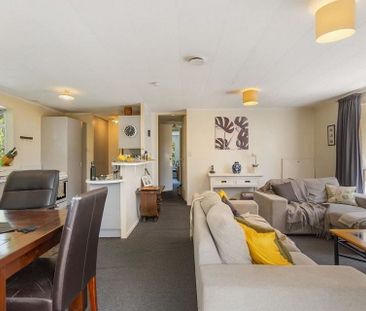 Cozy family home with a separate granny flat - Photo 6