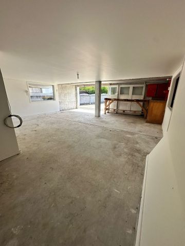 Spacious Three Bedroom Family Home in Birkenhead - Photo 5