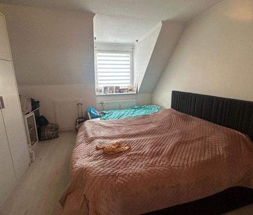 Elegante 2 Zimmer DG Wohnung mit Südbalkon in schöner Wohnanlage in... - Photo 3