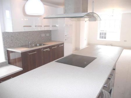 3 bedroom penthouse to rent - Photo 2