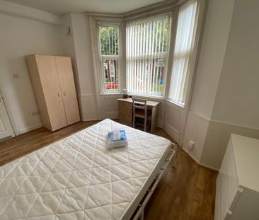 3 bedroom maisonette to rent - Photo 2
