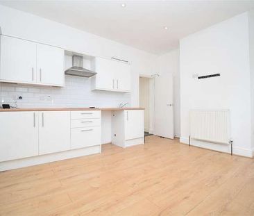 College Grove Road, Wakefield, WF1 - Photo 3