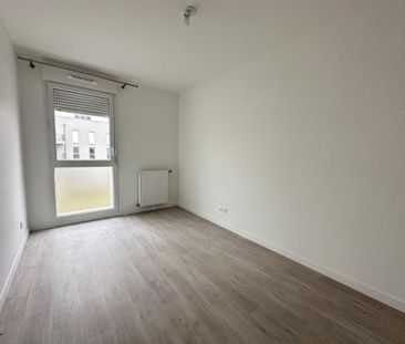 Location Appartement 4 pièces 80m² LUISANT 28600 - Photo 5