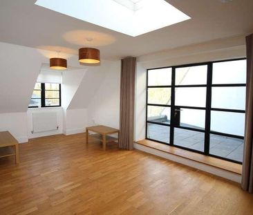 Old Bank House, Salisbury Square, Hatfield, AL9 - Photo 1