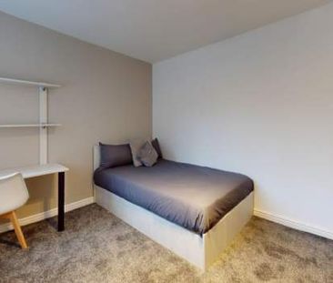 2 bedroom property to rent in Manchester - Photo 2