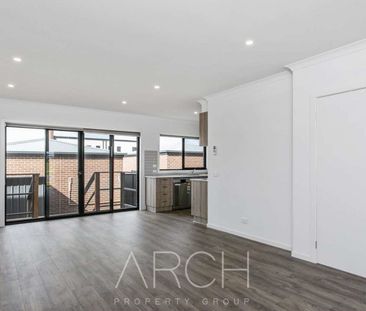 7 Balmoor Terrace, Clyde North, Vic 3978 - Photo 5