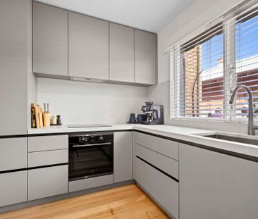 Light, Bright & Renovated - Photo 6