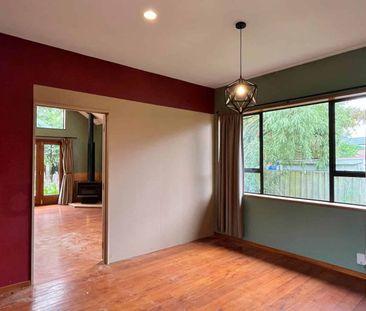 ILAM - FOUR BEDROOMS, TWO HEATPUMPS, GARAGE - Photo 3