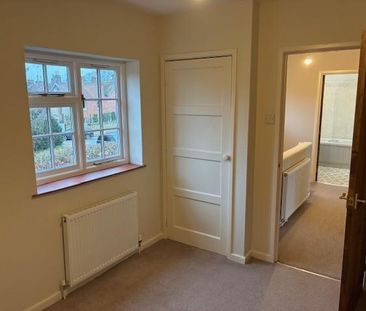 3 bedroom detached house to rent - Photo 4