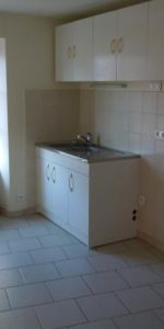 Location Appartement 4 pièces 92m² MACON 71000 - Photo 3