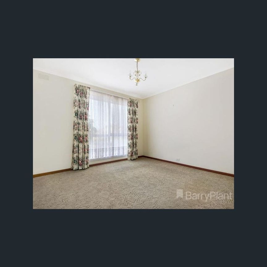 Easy Living in Prime Mordialloc Location - Photo 1