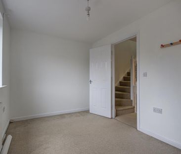 3 bedroom end of terrace house to rent - Photo 5