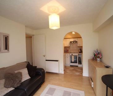 1 bedroom flat to rent - Photo 2