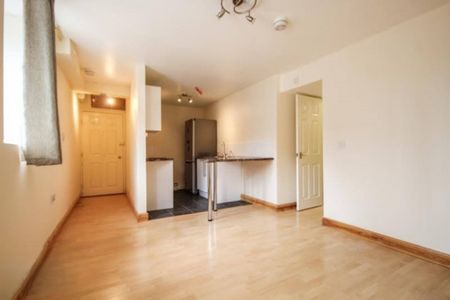 1 bed Apartment for Rent - Photo 3