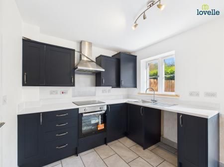 2 bedroom End of terrace house To Let - Photo 4