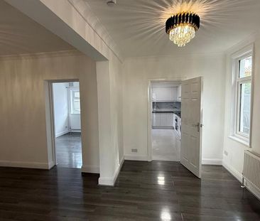 5 bedroom semi-detached house to rent - Photo 4