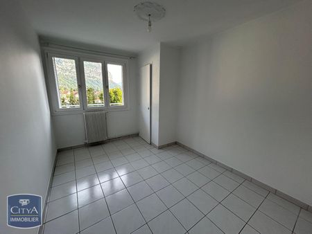 Location Appartement 3 pièces 52m² ST EGREVE 38120 - Photo 3