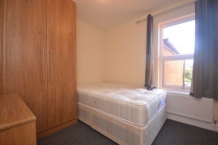 5 Bed - Pitcroft Avenue, University Area - Photo 2