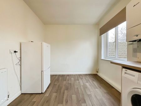 2 bedroom Apartment to let - Photo 4