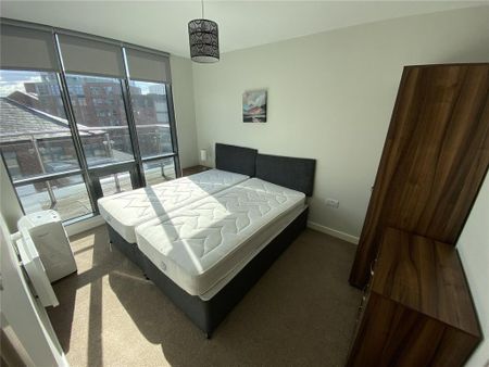 2 bedroom flat to rent - Photo 3