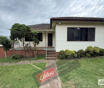 Immaculate 3-Bedroom Family Home – Prime Location! - Photo 4