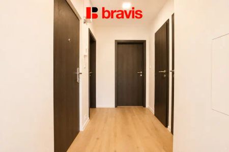 Pronájem zrekonstruovaného bytu 2+1, Židlochovice, šatna, balkon, sklep - Photo 2