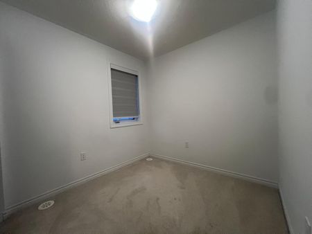 For Lease - 4 Joseph Halbert Place, Caledon, Ontario - Photo 5