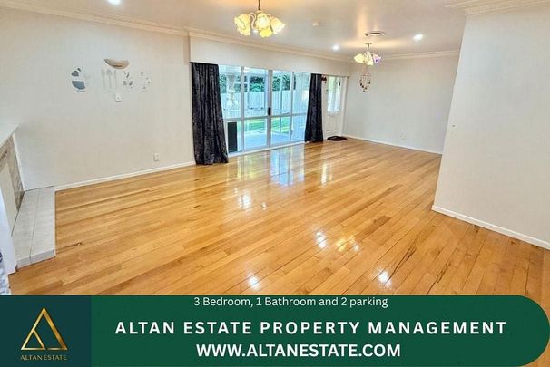 🏡 3 Bedroom Family Home with Garage & Spacious BY - Photo 1