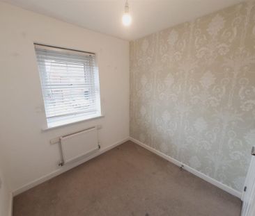 3 Bedroom House to Rent in Claydon Avenue, Barton Seagrave, Kettering, NN15 - Photo 2