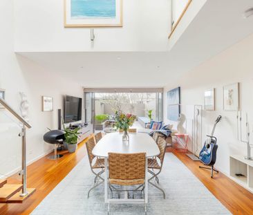 Architect-designed terrace-style contemporary home - Photo 6