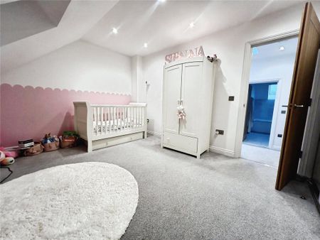 4 bedroom terraced house to rent - Photo 5