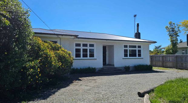 YORK STREET, 3-BEDROOMS $530 P/W - Photo 1