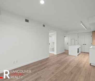 Condo in Surrey, BC - Photo 4