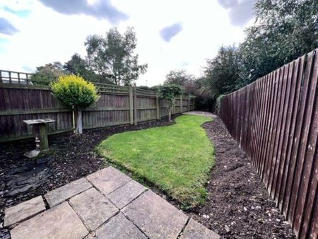 2 bedroom semi-detached house to rent - Photo 4