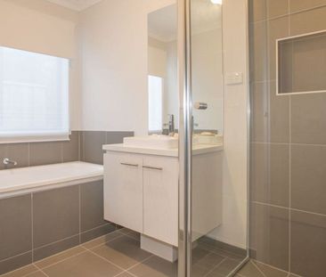 MODERN HOME IN STONEHILL - Photo 6