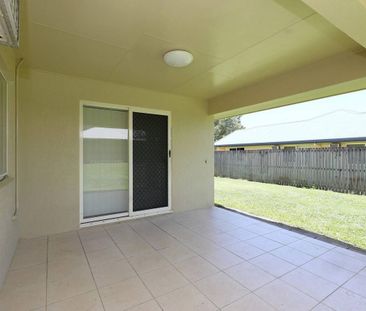 Fully Airconditioned - Two Living Areas - Side Access - Photo 2