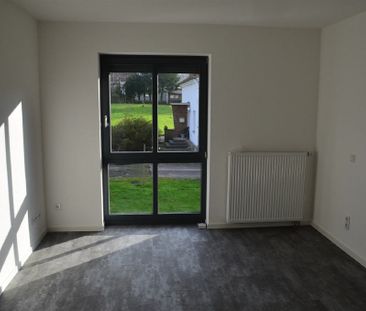 Neu ausgebaute 2-Zimmer-Wohnung mit EBK in gepflegtem Privathaus in... - Photo 3