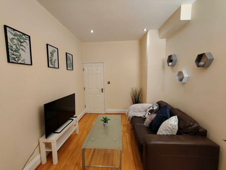 1 Bed Flat, Newhall Street, B3 - Photo 4