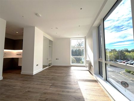 Sheila House, Fleet, Hampshire, GU51 - Photo 4