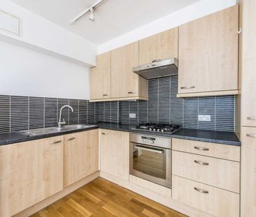3 Bed Terraced House, Richard House Drive, E16 - Photo 3
