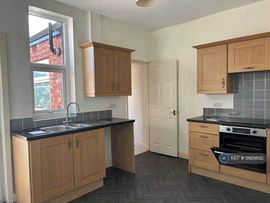 2 bedroom terraced house to rent - Photo 1