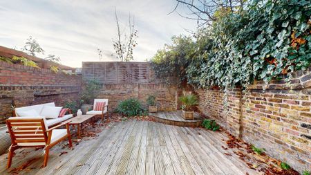 4 bedroom terraced house to rent - Photo 2