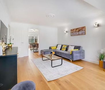 4 bedroom detached house to rent - Photo 3