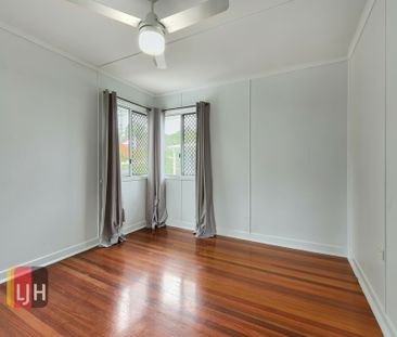 3 BEDROOM HOME WITH AIR CONDITIONING CLOSE TO EVERYTHING - Photo 2