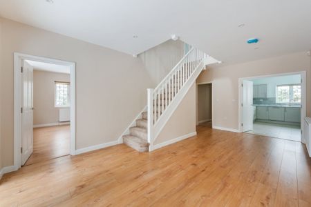 5 bedroom detached house to rent - Photo 4